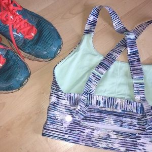 EUC lululemon strappy sports bra size 6